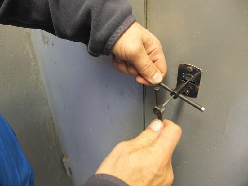 Срочное открытие замков гаража в Чистополе